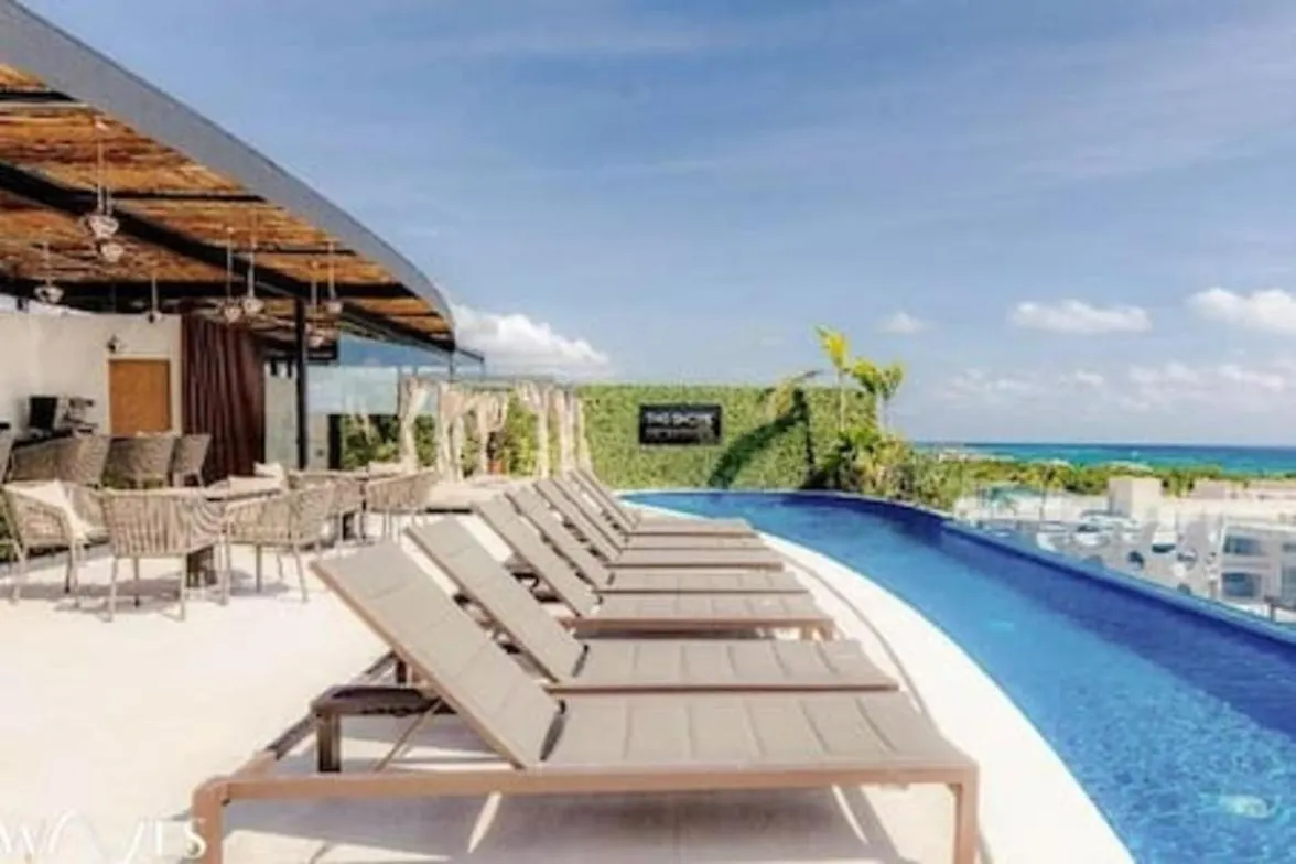 Luminous 1 Br. Steps Away From The Beach Playa del Carmen